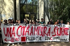 Caro affitti e pochi posti alloggio, a Bari protestano gli studenti