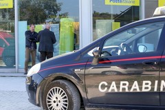 Rapina alle Poste di Carbonara: in fuga con banconote da 5 e 10 euro