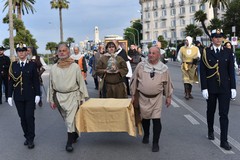 Al Molo la rievocazione dell'arrivo delle ossa, e stasera spazio al Corteo