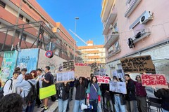 Niente scuola oggi per gli studenti del "De Nittis": sono tutti in sciopero