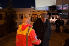 Tre ambulanze in fiamme nel quartiere San Paolo: il sopralluogo del sindaco