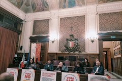 Il sindaco di Bari presente alla presentazione del comitato “Società civile per il No”