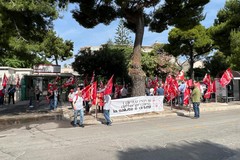Cgil Bari, il sit-in davanti alla sede Asl: «Garantire risorse al sistema sanitario»
