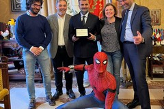 Lo "Spiderman" ruvese premiato a Bari dal sindaco Decaro