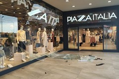 Assalto all'alba a Santa Caterina: nel mirino il punto vendita Piazza Italia