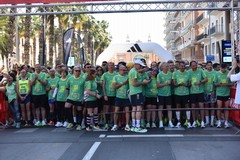 Deejay Ten 2026: a Bari oltre dieci mila partecipanti  - FOTO