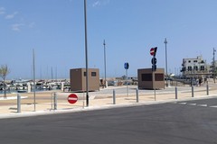 Stop all’installazione delle strutture sul lungomare di Santo Spirito. Leccese: «Saranno trasferite in altre aree della città»