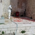 Bari, scritte spray sulla Basilica di San Nicola. Stamani l'intervento di AMIU