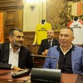 David Platt torna a Bari, l'ex calciatore inglese premiato a Palazzo di città