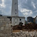 Waterfront San Cataldo, a Bari aperta breccia nel muro perimetrale del faro