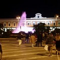 Bari, ultimo tassello per via Sparano, la fontana della stazione è colorata