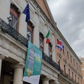 Bari celebra l'indipendenza della Costa Rica, la bandiera esposta a Palazzo di città