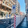 Caos al cantiere in via Argiro, operai tranciano cavo e causano un black out
