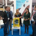A Bari la fiera italiana dell'edilizia, aziende donano un defibrillatore al Comune