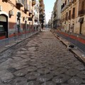 Dal cantiere in via Andrea da Bari spuntano le antiche basole