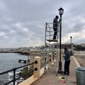 Torre a Mare, via alla riparazione dei pali della luce del lungomare