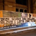 Disastro di Genova, lo striscione dei Seguaci della Nord Bari: «Lotta e rialzati»