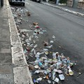 L’altro lato degli eventi di Natale: per le strade di Bari una miriade di rifiuti