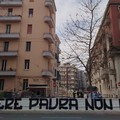 Gli ultras del Bari omaggiano i pompieri eroi di via De Amicis