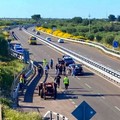 Auto tampona trattore: chiusa carreggiata sud SS 100 a Sammichele di Bari
