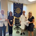Il Rotary Club Bari Alto “Terra dei Peuceti” dona caschi refrigeranti all'oncologia del San Paolo
