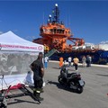 Sbarcati a Bari i migranti della nave Solidaire