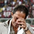 Protti torna sul campo di Livorno e si commuove. E Bari lo abbraccia