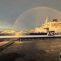 Dopo il maltempo, a Bari spunta l'arcobaleno sul mare