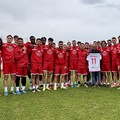 Joao Paulo fa visita al Bari. Foto di fine allenamento col mito biancorosso