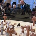 Inaugurato nel Colonnato del Palazzo Metropolitano il Presepe Arcaico di Raffaele Spizzico