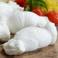 Finisce con un pareggio tra Bari e Napoli la sfida della mozzarella