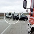 Incidente a Putignano, macchina finisce contro il camion della nettezza urbana