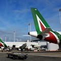 Alitalia, Forza Italia Puglia: «Tagli ai voli e alla sicurezza anti Covid. Interrogheremo governo»