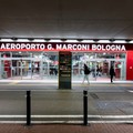 Il pilota si sente male: atterraggio a Bologna per il volo Milano-Bari