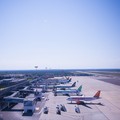 Boom di turisti ad agosto, 400mila passeggeri in transito negli aeroporti di Bari e Brindisi