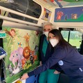 Koala, giraffe e farfalle per accogliere i piccoli nella nuova ambulanza pediatrica a Bari