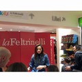 Annalisa incontra i fan alla Feltrinelli di Bari – LE FOTO