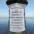 Annuncio di lavoro sessista affisso sul lungomare di Bari, accusa social allo studio legale
