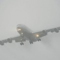 Giornata di nebbia fitta a Bari, grossi disagi in aeroporto