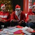 Letterine a Babbo Natale biancorosso, i cinque bimbi vincitori in campo con la SSC Bari