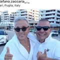 A Pane e Pomodoro Bruno Barbieri scatta selfie in accappatoio con i fan