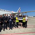 Il volo Bari-Parigi di Air France compie cinque anni, la festa in aeroporto