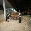 Bari, alla guida senza patente mentre trasporta rifiuti: denunciato