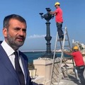 Lungomare Starita, riparte l'installazione dei candelabri ornamentali. Lavori completati in due mesi