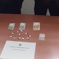 Bari, nasconde 11 grammi di cocaina: arrestata ragazza di 21 anni