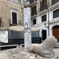 Bari, sfregiata la colonna infame in piazza Mercantile