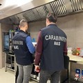 Insaccati mal conservati. Sospesa la licenza ad un ristorante del Barese