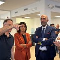 Il sindaco di Bari nella sala operativa della Polizia Locale per l'avvio delle scuole