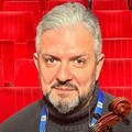 Festival di Sanremo 2024, il violista di Bari Davide Terenzio nell'Orchestra sinfonica
