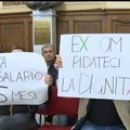 Sit-In degli Ex-OM durante il consiglio comunale